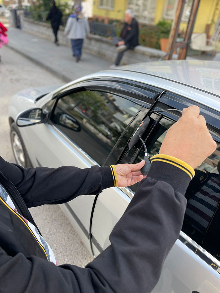 Mustafakemalpaşa Oto Kilitçisi